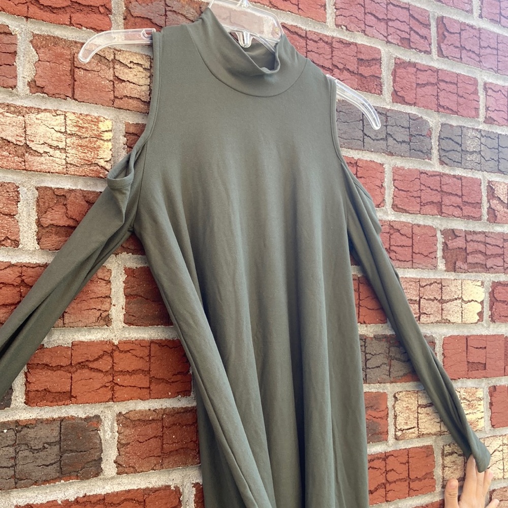 Dress - Picture 3 of 6